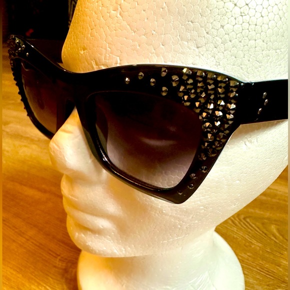 Vintage Jimmy Crystal New York Black Cat Eye Sunglasses - EUC - So Glamorous! - Picture 7 of 9